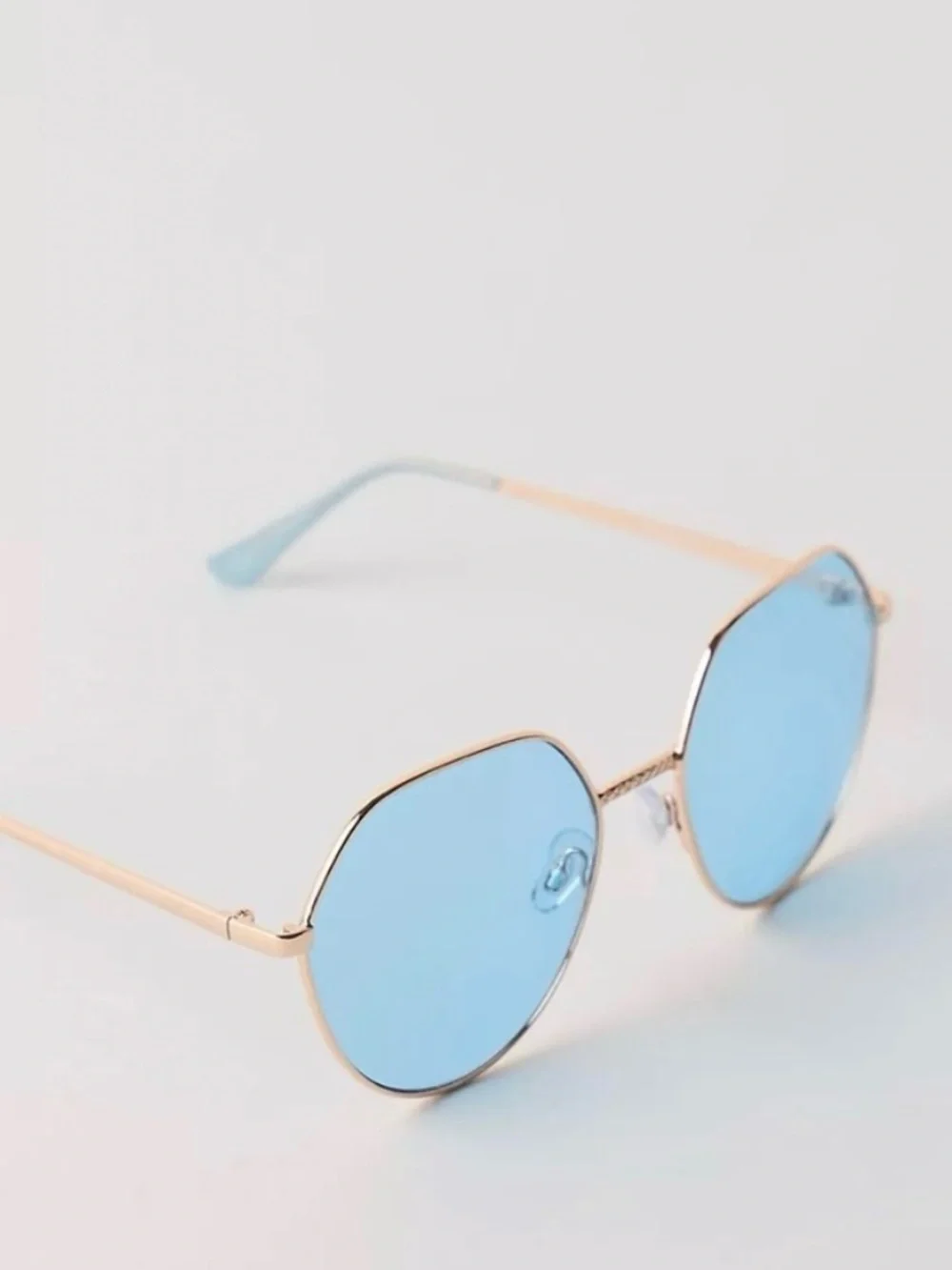 Free People Misty Classic Round Sunglasses in Gold & Cornflower